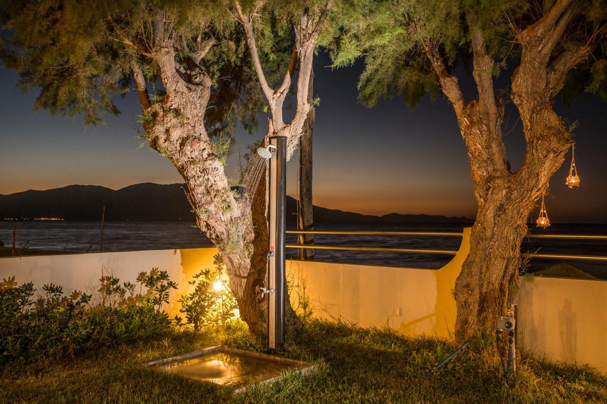 Big Blue Exclusive Beachfront Villa Kíssamos Exterior foto